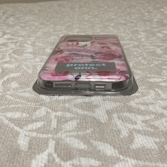 Onn cell phone case for iPhone 14 Pro Max - Picture 9 of 9